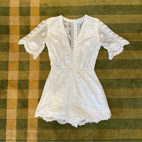 White Lace Socialite Romper Jumpsuit - Picture 2 of 3
